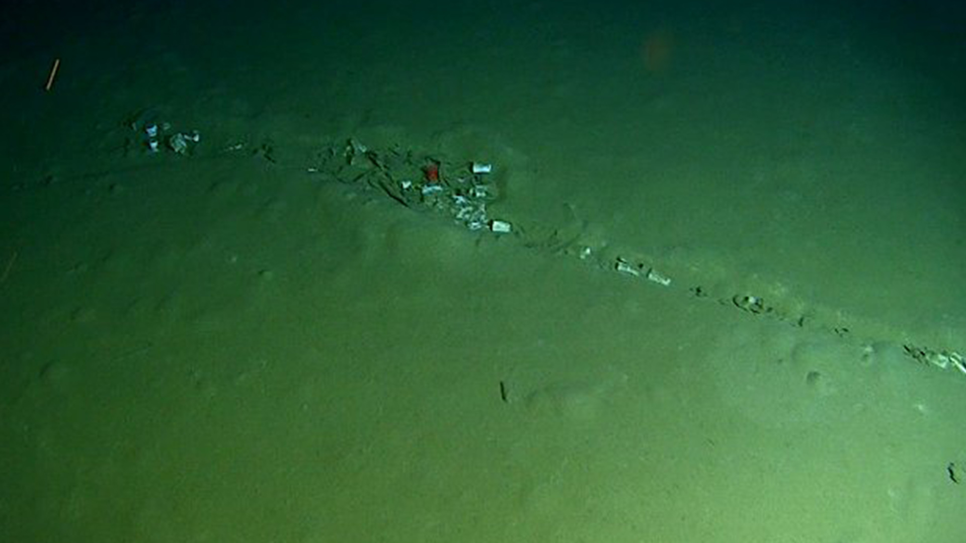 3-EYOS-Calypso-Large-Garbage-Pile