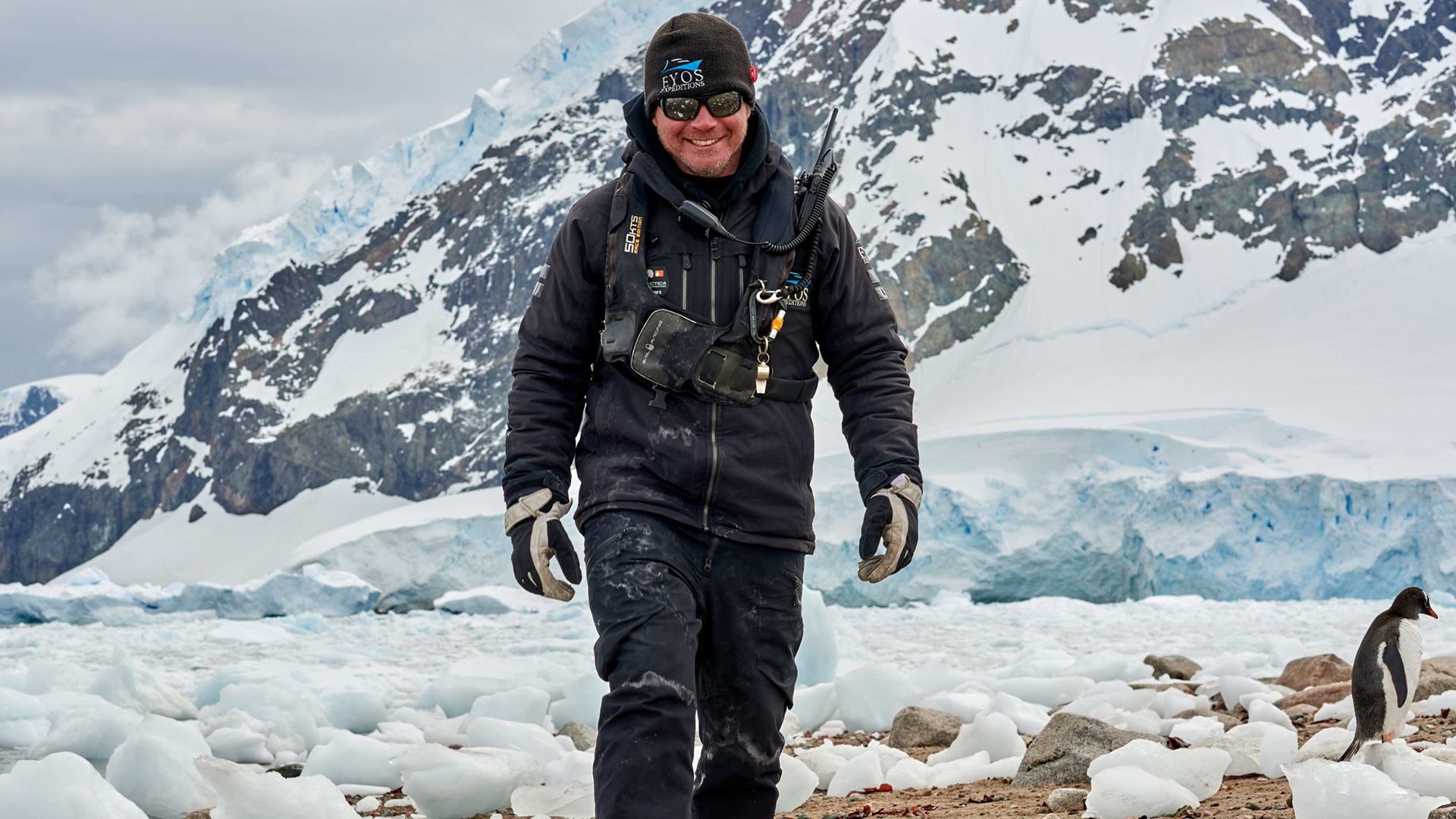 Specialists_MartinEnckell_©ReeveJolliffeEYOS©_locationAntarctica_Peninsula_legend____20190115_075851_610_6016x4016_4.3MB-scaled