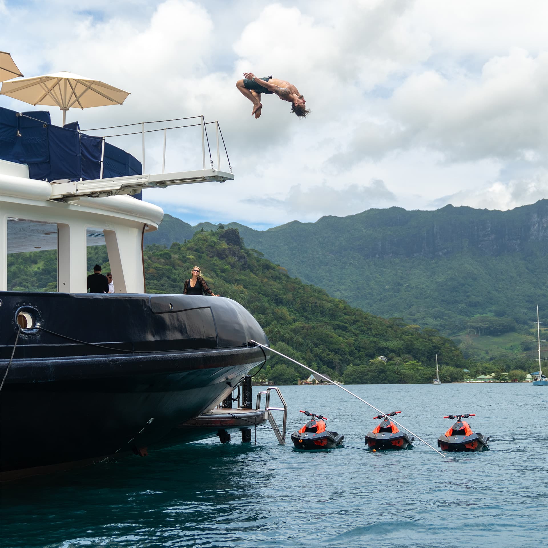 Tahiti | Luxury Expeditions | EYOS