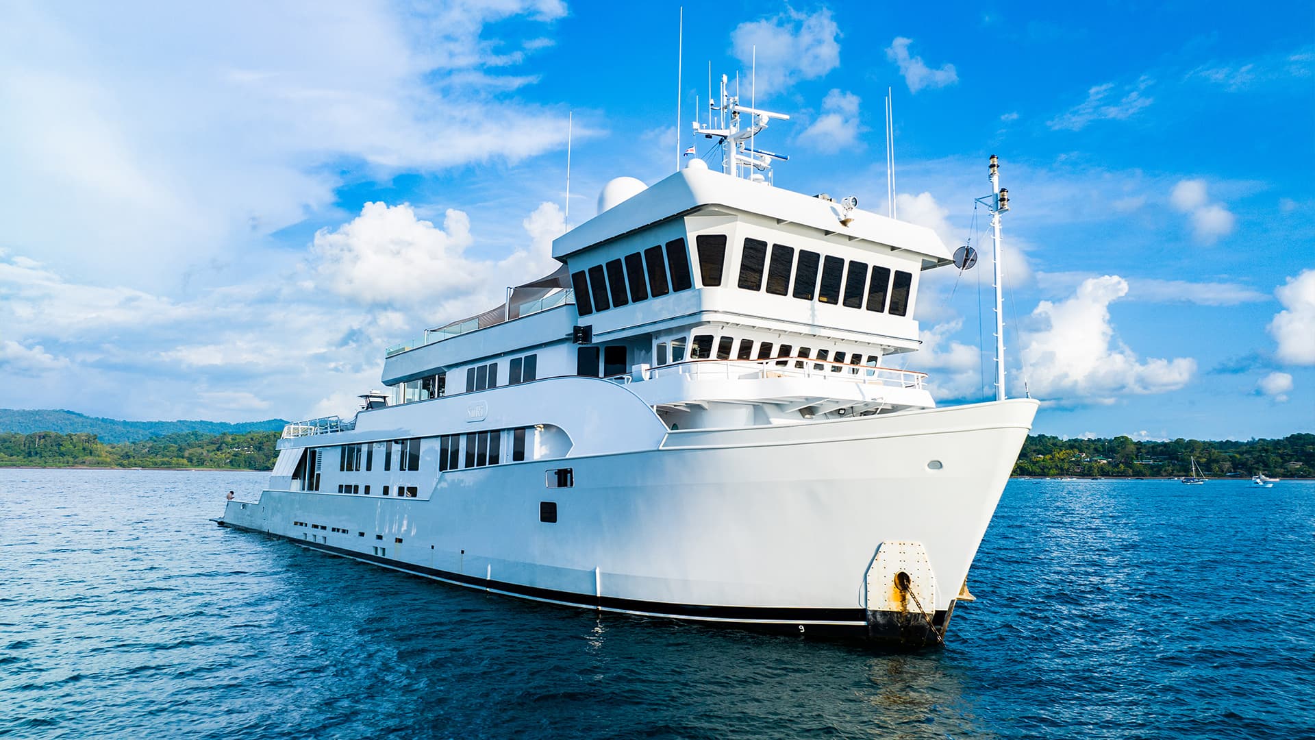 Yacht Charter | Expedition Yacht | SuRi | EYOS