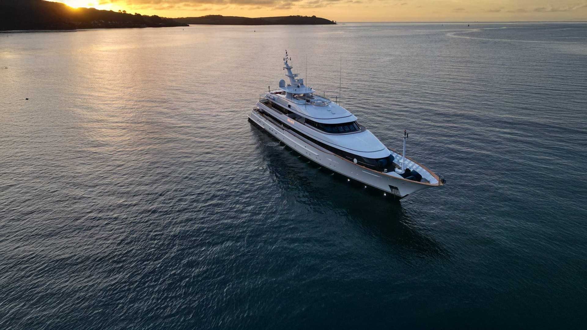 Expedition | Yacht | Solace | EYOS